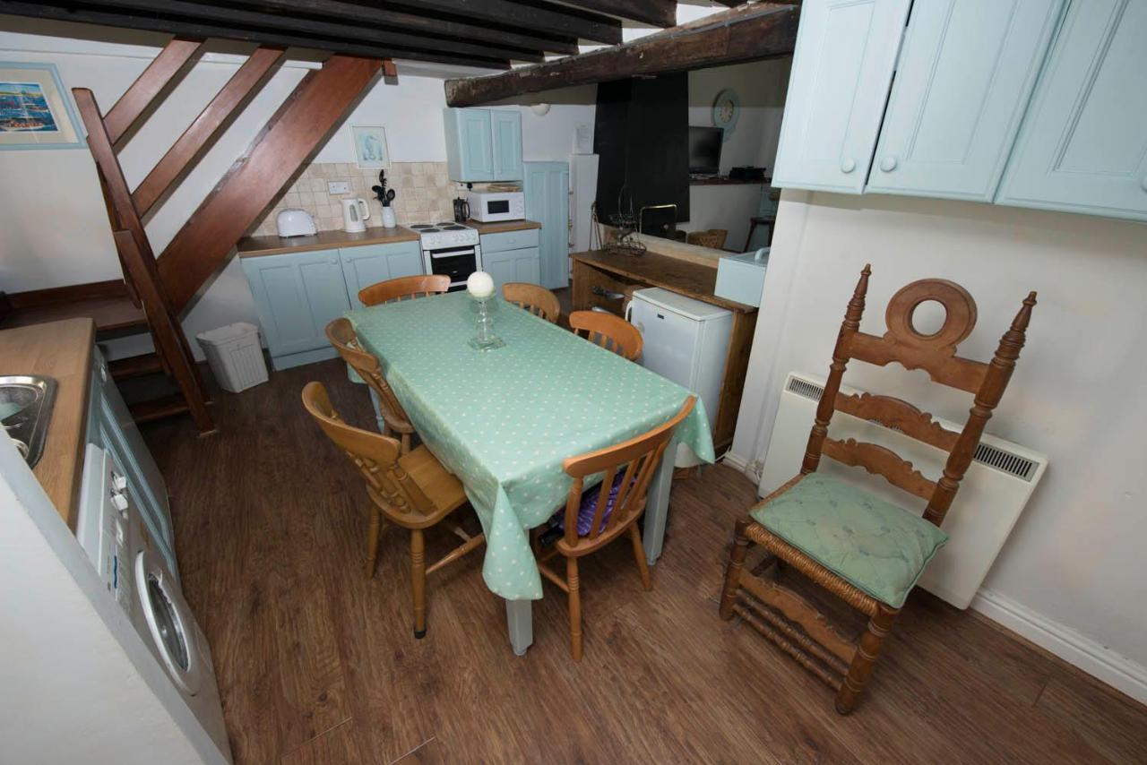 Buttercup Cottage Холт Екстериор снимка